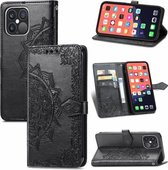 Voor iPhone 13 Pro Max Mandala Bloem Reliëf Horizontale Flip Lederen Case met Houder & Drie Kaartsleuven & Portemonnee & Lanyard (Zwart)