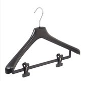 De Kledinghanger Gigant - 20 x Mantel / kostuumhanger kunststof zwart met schouderverbreding en anti-slip knijpers, 45 cm