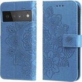 Voor Google Pixel 6 Pro 7-bloemblaadje Bloemen Embossing Patroon Horizontale Flip PU Lederen Case met Houder & Kaartsleuven & Portemonnee & Fotolijst (Blauw)