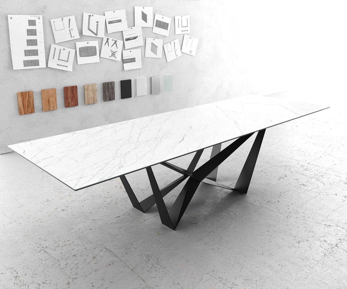Eettafel Edge Laminam® keramiek wit 300x100cm middenvoet vlak staal zwart