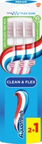 Aquafresh Tandenborstel Clean & Flex Medium 3 stuks