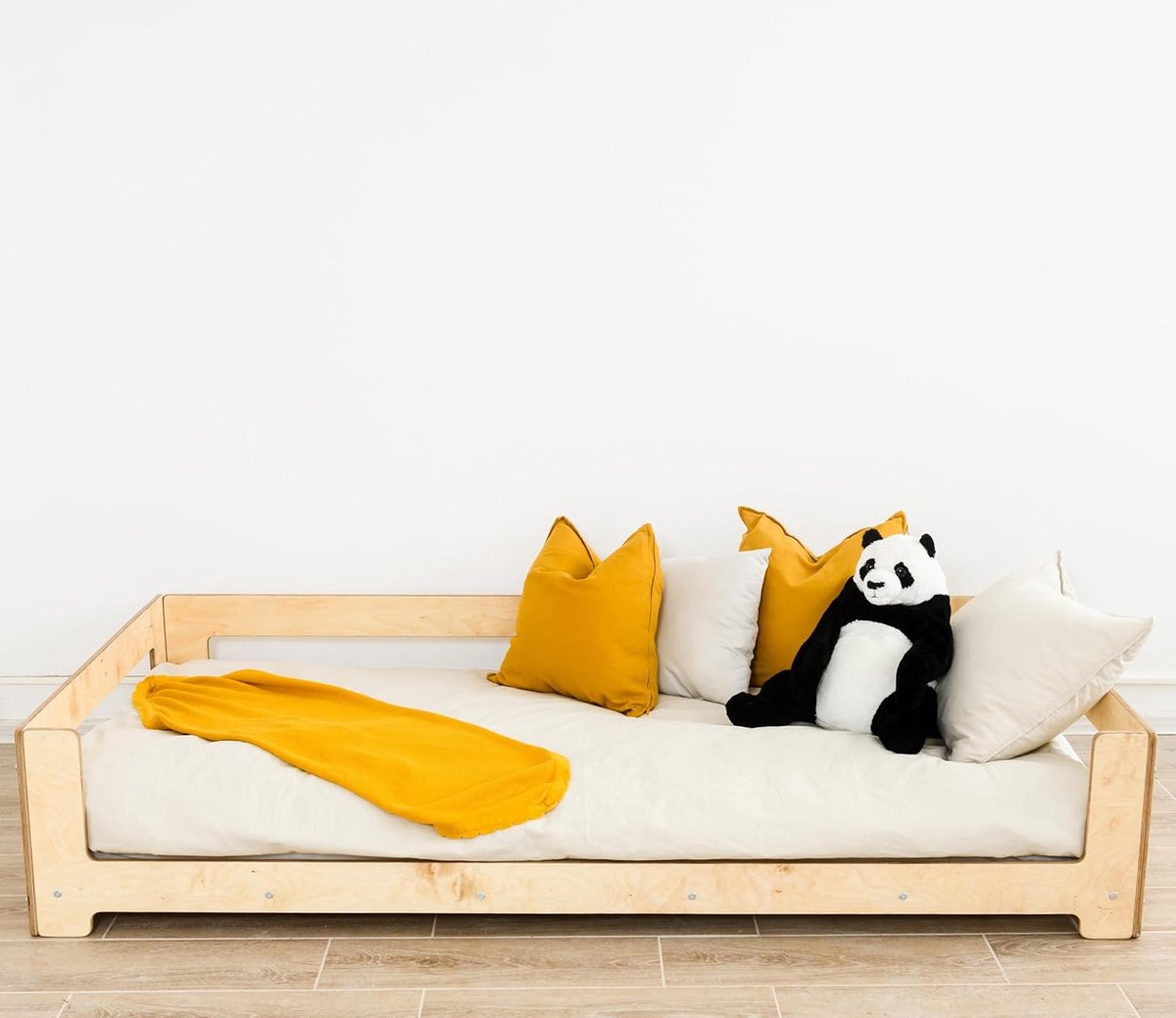 Peuterbed Montessori - Kinderbed met valhek - Veilig slapen - Hout met berk afwerking - 160x70cm