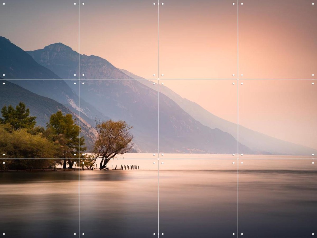 IXXI Garda Lake Mountains, Claire Droppert - 80 x 60 cm - Gratis ophangtool - Grote wanddecoratie en posters - Fotografie, Naturalisme, Realisme