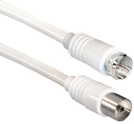 Witte coaxkabel met aan beide uiteinden een metalen connector. De ene is een vrouwelijke F-connector, de andere een mannelijke IEC-connector.