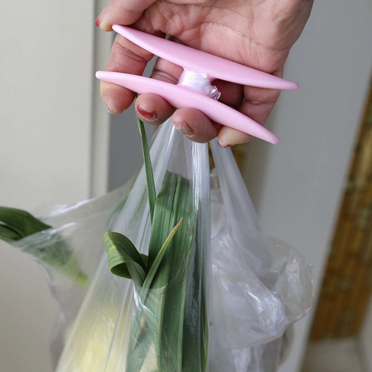 1 stuk-draagbare groentemand met plastic clip anti-verstikkingsontwerp compact en gemakkelijk vast te pakken voor boodschappen markt thuis en picknicks- roze