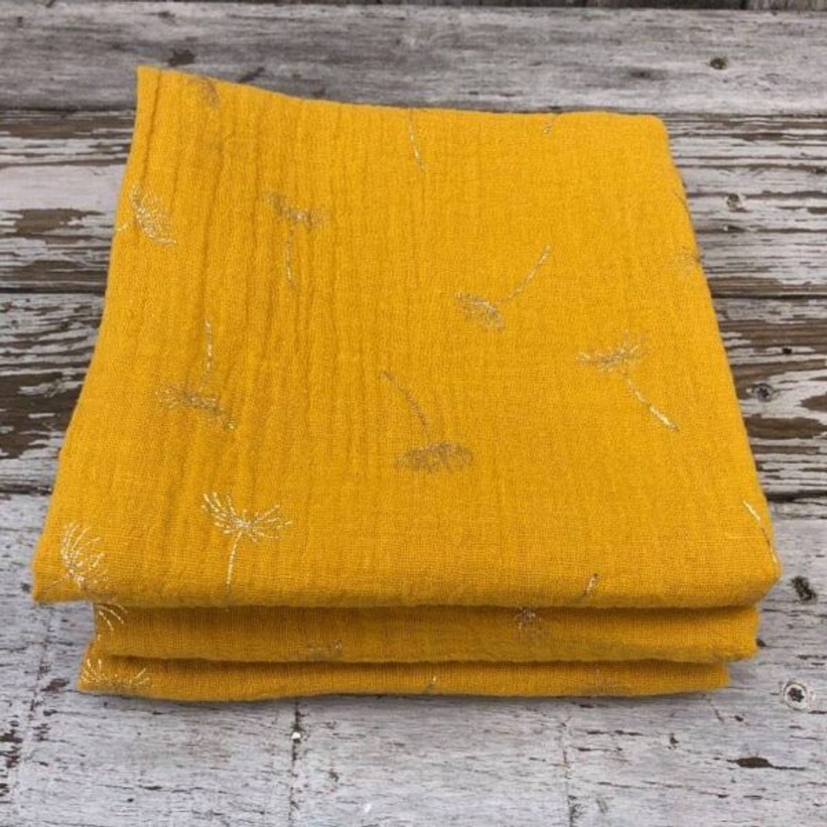 Lovely Stitches Hydrofieldoek Set – 3 Stuks – Okergeel met Metallic Paardenbloemen – 60x60 cm – Baby Hydrofieldoeken