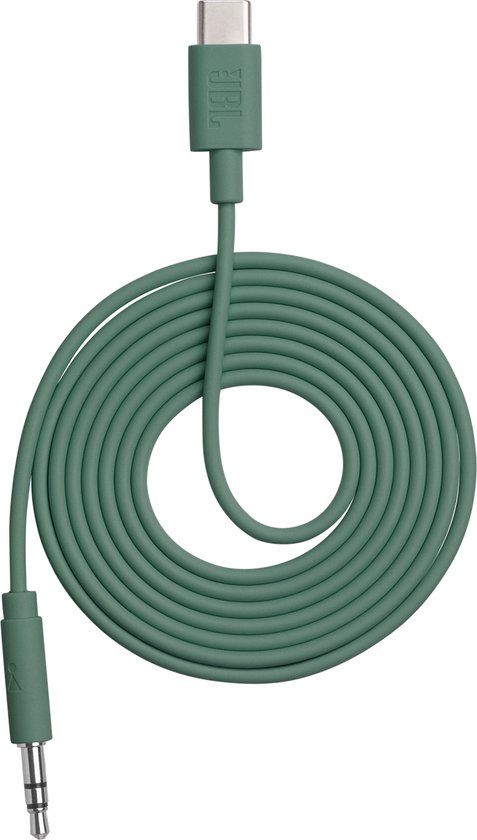 Opgerolde groene kabel met aan beide uiteinden een JBL gestempelde connector.
