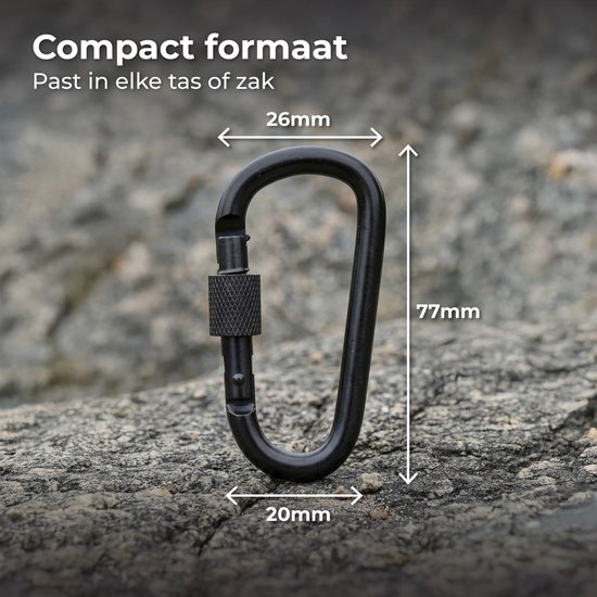 Zwarte, compacte karabijnhaak van 77mm, 26mm breed, 20mm dik. Schroefslot zichtbaar.