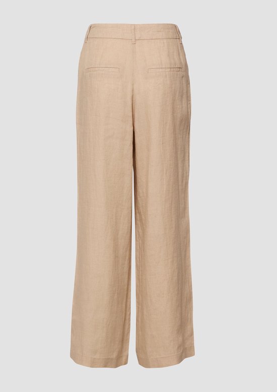 Beige linnen broek met wijde pijpen en twee achterzakken.