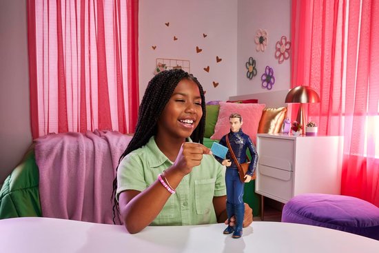 Wicked Fiyero Fashion Doll met Afneembaar Schooluniform en Accessoires van WICKED — afbeelding 3