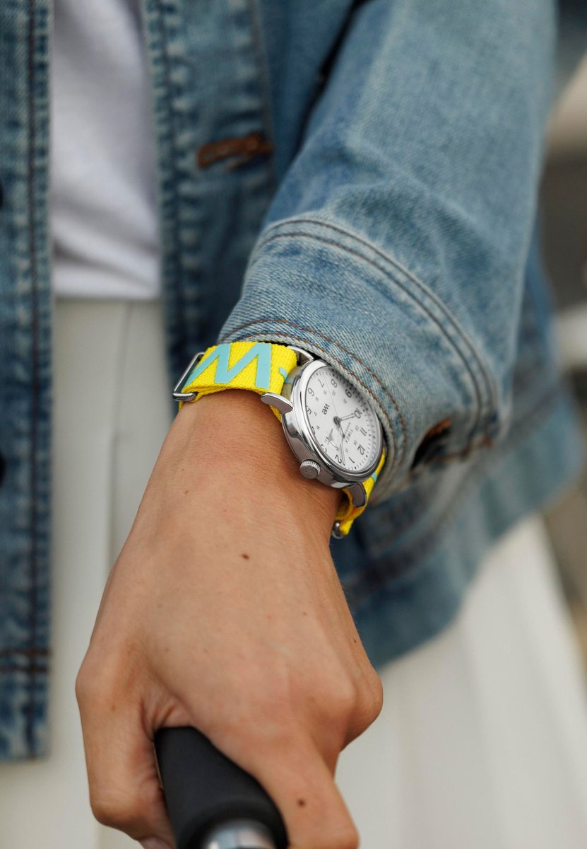 Timex Timex Weekender Quartz Analoog Horloge Geel Behuizing Gemaakt Van 100% Low Lead Brass En Een Armband 100% Fabric 20 mm TW2W99500AJ, TW2W99700AJ