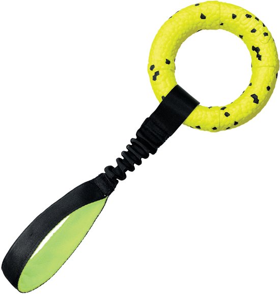 Gele KONG Reflex ring met zwarte spikkels, verbonden met een zwart, rekbaar koord en een limegroen handvat.