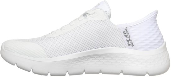 Witte Skechers GO WALK FLEX sneaker, zijkant zichtbaar, met ademende mesh en golfpatroon op de hiel.