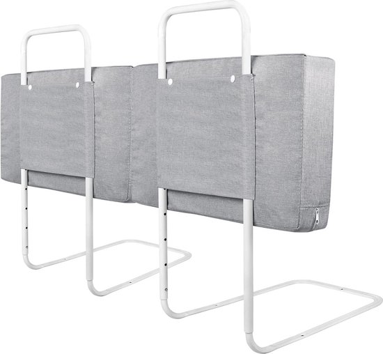 Twee grijze bedhekken met witte metalen frame, vanuit de zijkant gefotografeerd.