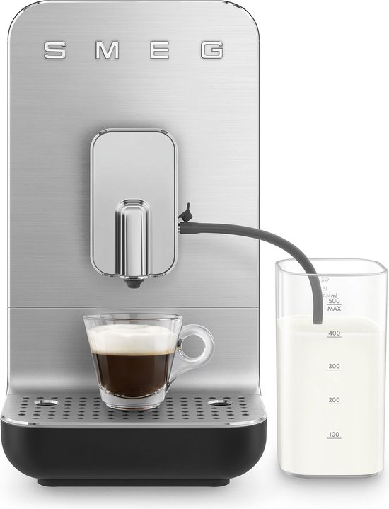 Onderhoud en reiniging - Smeg 8017709334970 - SMEG BCC13BLMEU - Volautomatische koffiemachine met melkreservoir - Mat Zwart