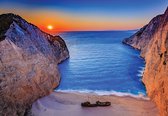 Fotobehang - Vlies Behang - Shipwreck Beach bij Zonsondergang - Navagio Beach Zakynthos - 312 x 219 cm