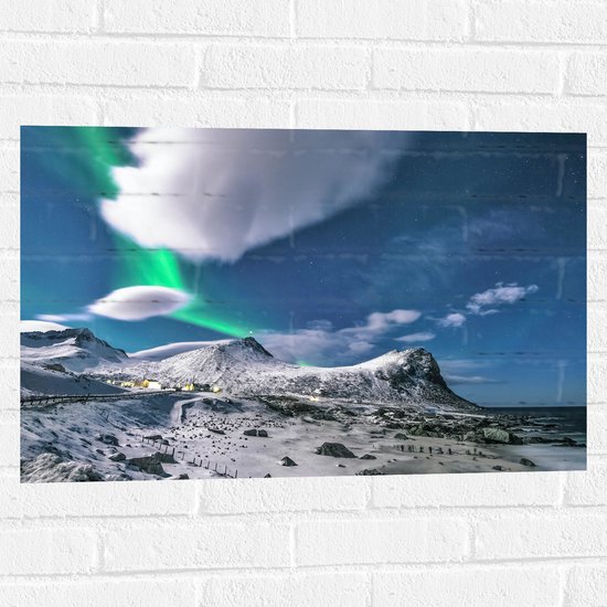 Muursticker - Bergen - Sneeuw - Noorderlicht - 75x50 cm Foto op Muursticker
