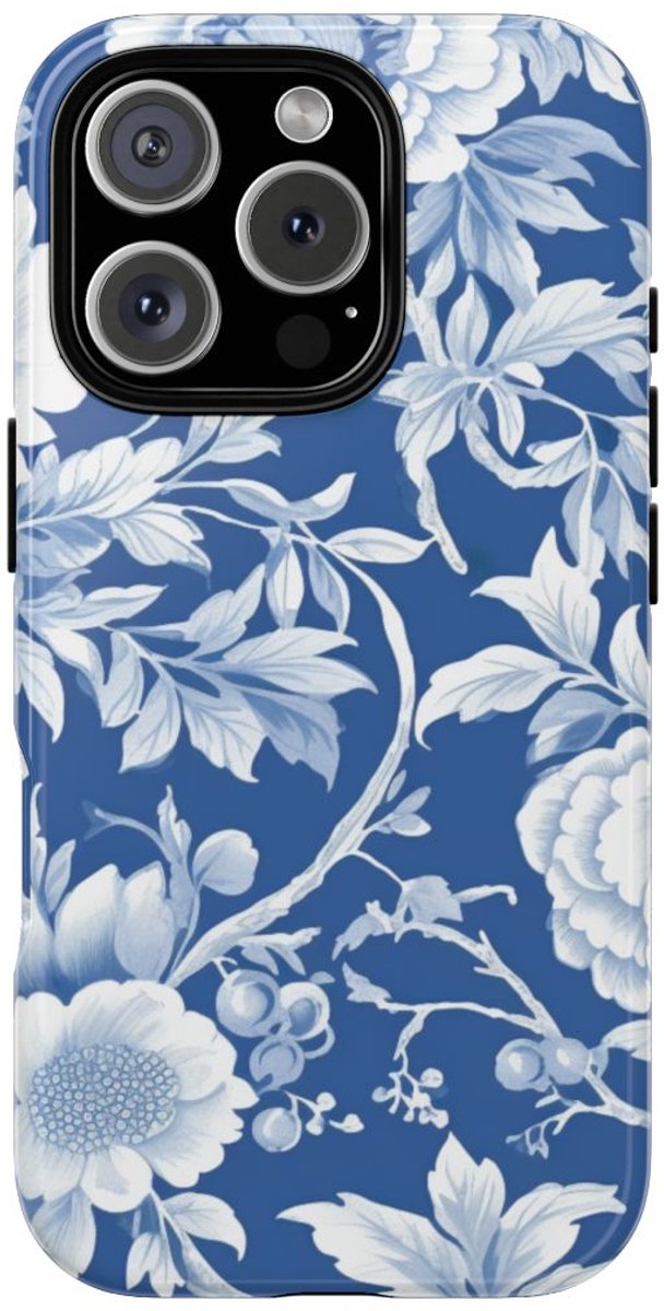 Blauw-Wit Bloemenpatroon – Telefoonhoesje Geschikt voor iPhone 16 Pro