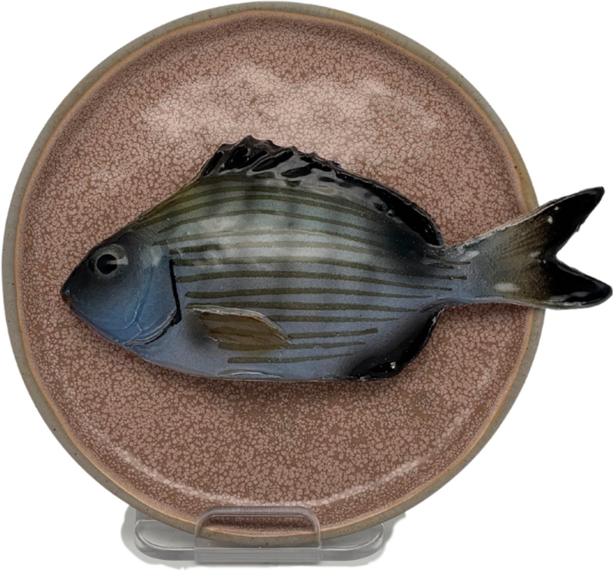 Sarago piccolo op roze bewerkt bordje, 12 cm rond