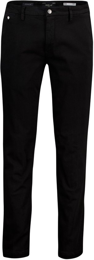 Zwarte chino broek van Replay, recht model, op een witte achtergrond.