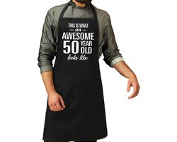 Awesome 50 year / 50 jaar cadeau bbq/keuken schort zwart voor heren - kado barbecue schort voor verjaardag / Abraham Awesome 50 year / 50 jaar cadeau bbq/keuken schort zwart voor heren - kado barbecue schort voor verjaardag / Abraham