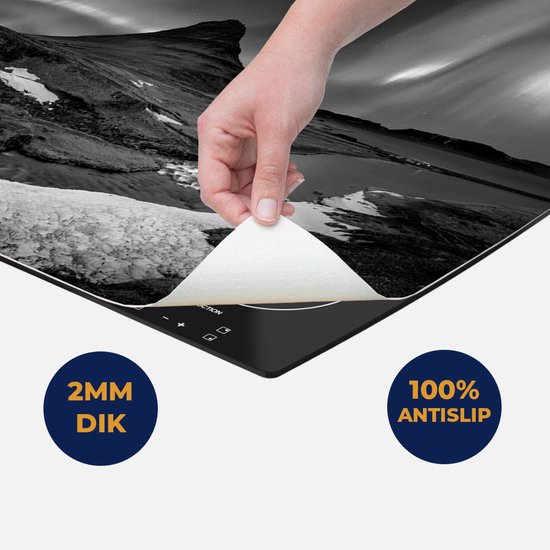 Chefcare Inductie Beschermer Noorderlicht bij de Watervallen in IJsland - Zwart Wit - 71x52 cm - Afdekplaat Inductie - Kookplaat Beschermer - Inductie Mat