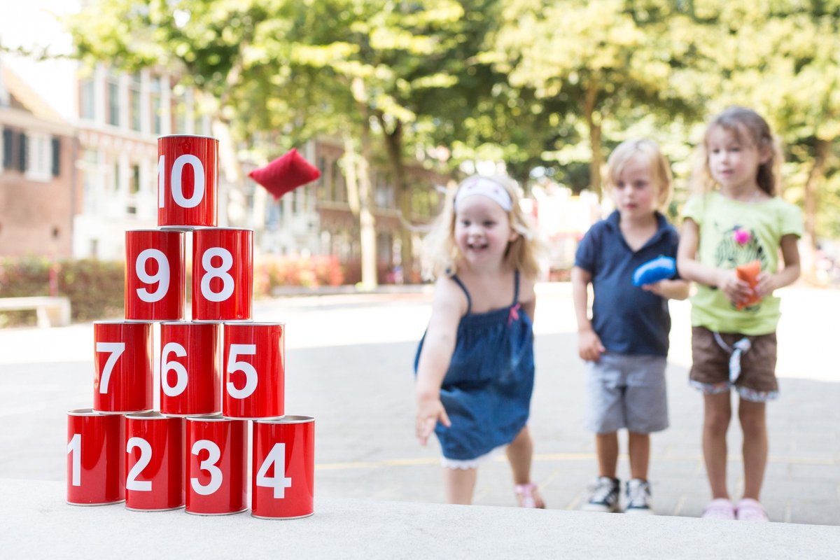 BS Toys Blikgooien Werpspel - Speelgoed Pittenzak Gooien - Kinderspeelgoed vanaf 3 Jaar - Buitenspeelgoed - 10 Blikken - Rood - Spelletjes voor kinderen - Buiten speelgoed - Buitenspel - Buiten Spellen - Tuin Speelgoed - Cadeau kind — afbeelding 10