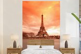 Behang - Fotobehang Eiffeltoren - Parijs - Lucht - Breedte 200 cm x hoogte 300 cm