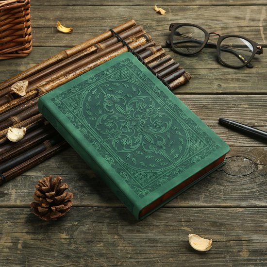 Victoria's Journals - Notitieboek A5 - Old Book Journal - Vintage - Premium Vegan Leer Hardcover - 320 Pagina's Premium Papier (Donkergroen)