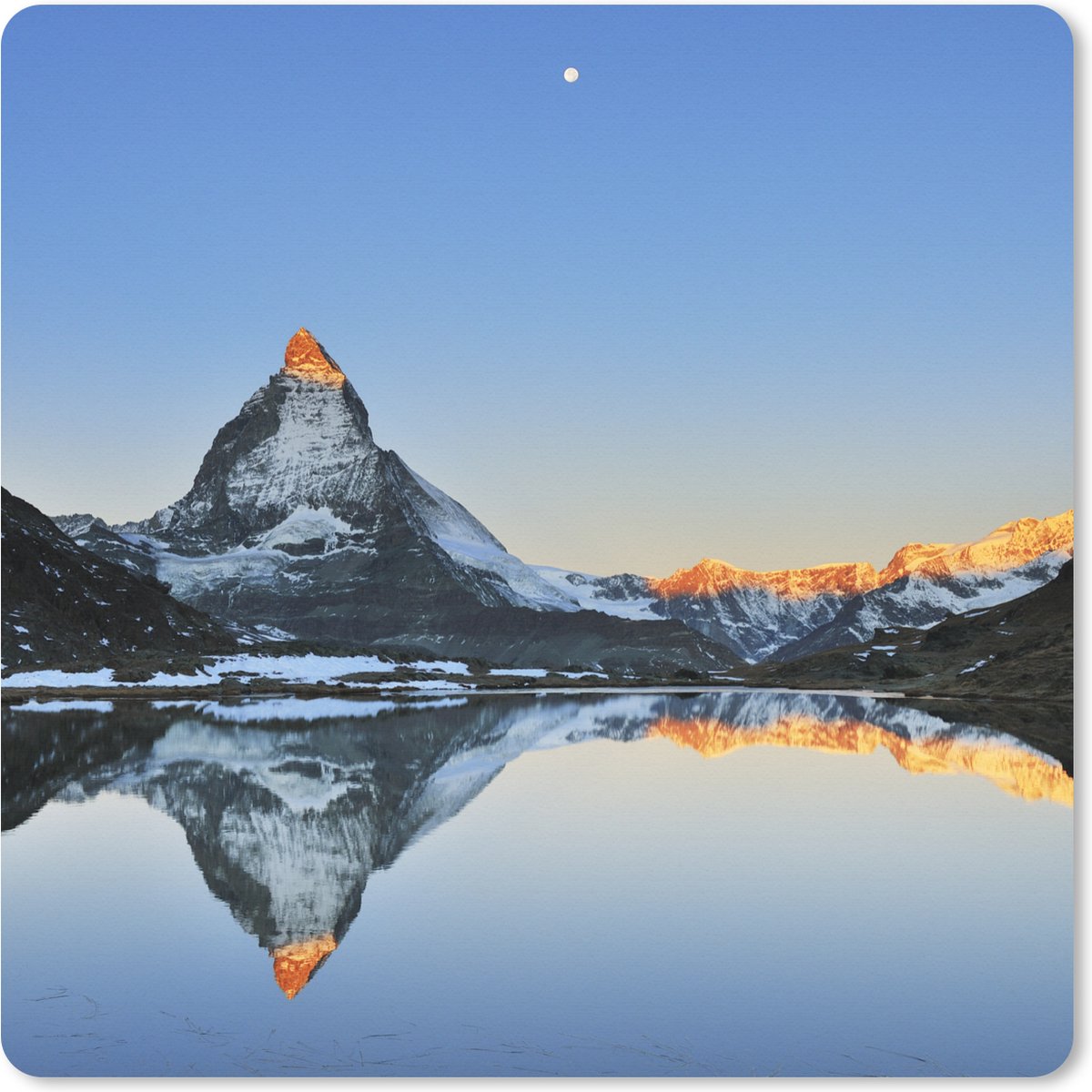 Muismat XXL 60x60 cm - Bureau onderlegger - Bureau mat Matterhorn weerspiegeld bij de Riffelsee bij zonsopgang in Zwitserland - Bureaumat - Gaming mousepad xl - Bureaulegger groot - Computer deskmat