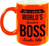 What the worlds greatest boss looks like cadeau mok / beker 330 ml - neon oranje - verjaardag / bedankje - cadeau baas / bazin
