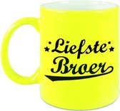 Liefste broer cadeau mok / beker neon geel met sterren 330 ml