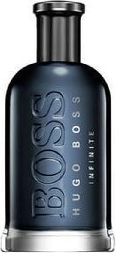 Donkerblauwe Hugo Boss Bottled Infinite eau de parfumfles met zilveren dop, met BOSS HUGO BOSS
INFINITY op de voorkant.