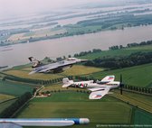 Schilderij Nederlandse Spitfire en F-16 - Plexiglas - Formatievlucht - 120 x 100 cm