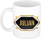 Naam cadeau mok / beker Julian met gouden embleem 300 ml