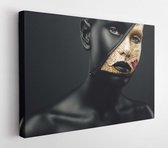 Onlinecanvas - Schilderij - Woman With Newspaper And Zip Make-up Art Horizontal Horizontal - Multicolor - 75 X 115 Cm