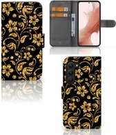 Telefoonhoesje Geschikt voor Samsung Galaxy S23 Bookcase Cadeau voor Oma Gouden Bloemen