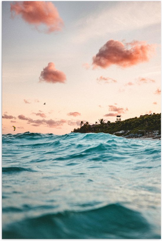 WallClassics - Poster (Mat) - wolkjes boven Zee op Vakantiebestemming - 50x75 cm Foto op Posterpapier met een Matte look