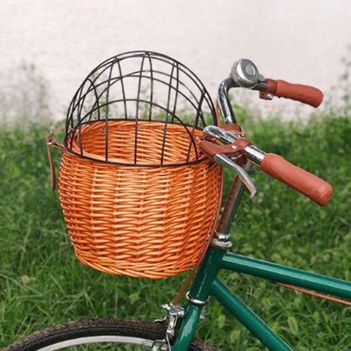 Fietsmand voor huisdieren - lichtbruine lederen riemen - Cargo-opslag voor het voorstuur - Rieten fietsmand - voor mountainbikes - 30 × 25 cm