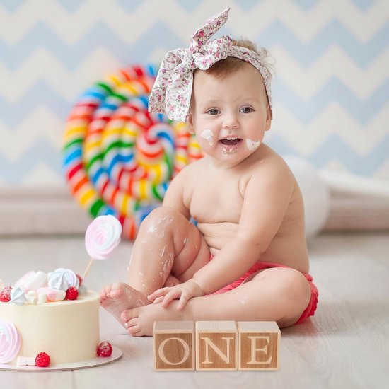 Letters ONE-nummer houten blok 3,5 cm kubus cadeau voor de 1e geboorte baby voor baby gegraveerde letterkubus cadeau-idee doop babyshower tafeldecoratie houten blok gastenboek een nummer houten — afbeelding 4