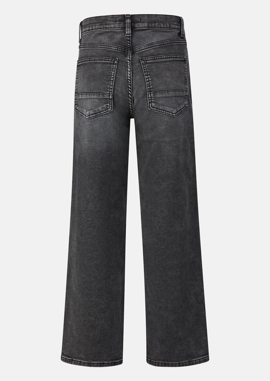 Achterzijde van een zwarte jeans met wijde pijpen, twee achterzakken en riemlussen.