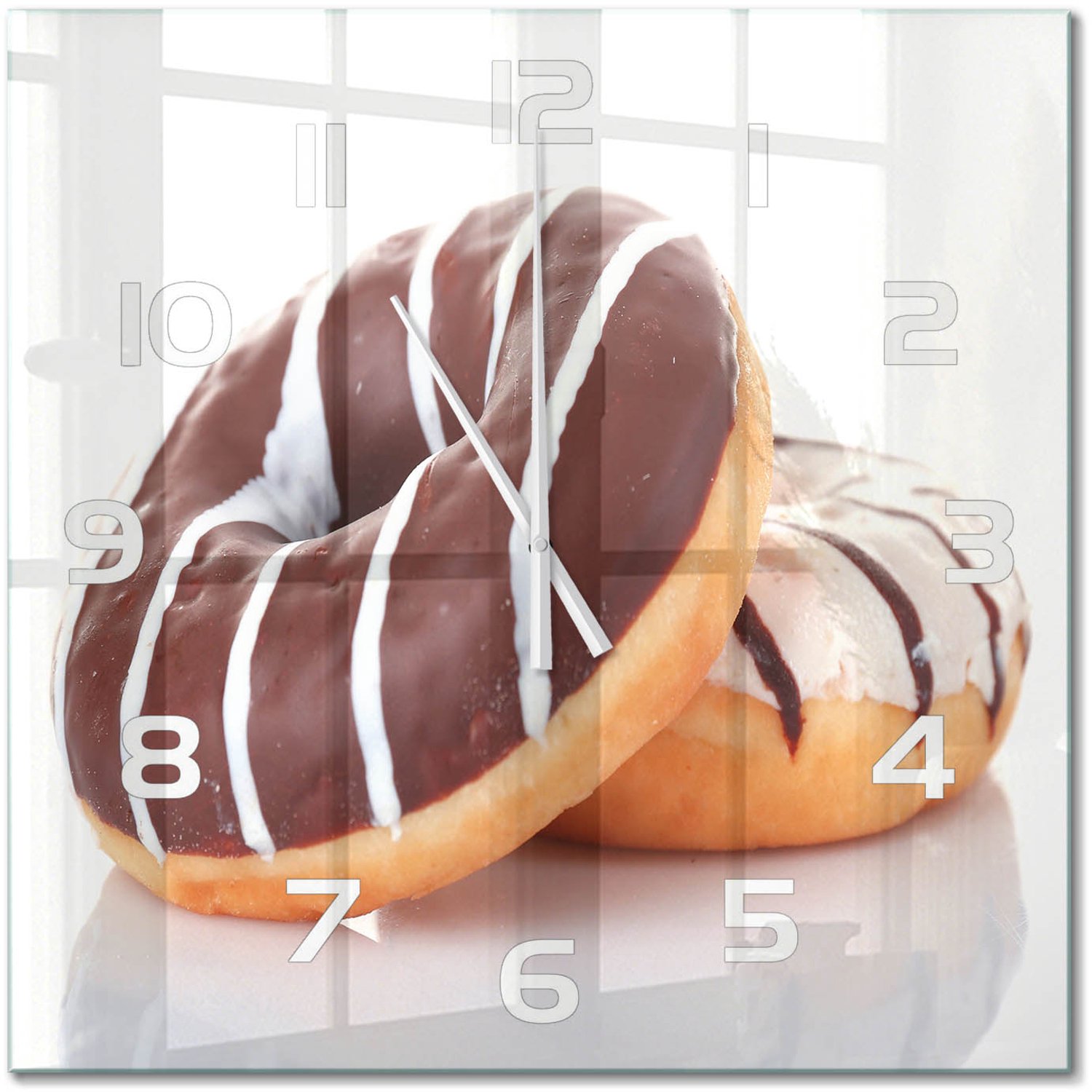 TULUP Wandklok - Chocoladedonuts Gekleurde Glazen Klok - 60x60 cm - Bruin Glazen Klok Met Print - Witte handen - Vierkante Klok - Moderne Wandklok Glas - Wandklok Glas Decoratie