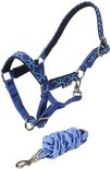 Blauw halster met donkerblauw geometrisch patroon en bijpassend halstouw.