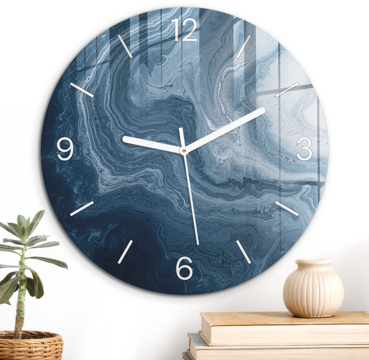 ArtPrintCave Blauw Glazen Klok - Wandklok 30 cm - Muurklok Rond - Vloeistofabstractie Stille Wandklok - Kunst Wandklok Keuken - Witte Klokwijzers