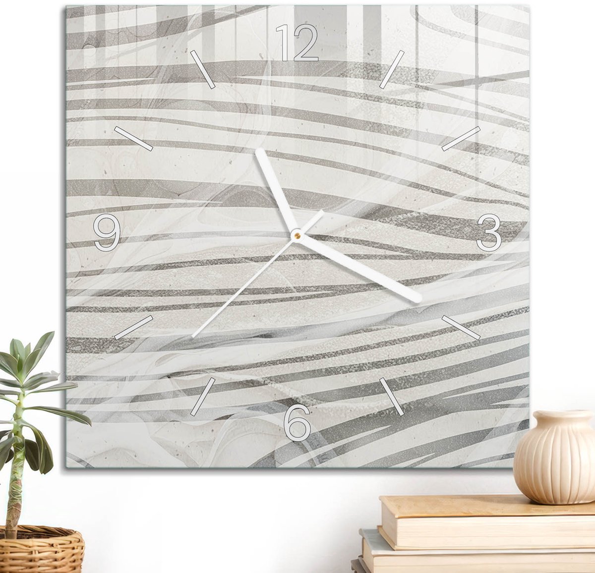 ArtPrintCave Beige Glazen Klok - 30x30 cm - Wandklok Vierkant - Kalme Golven Stille Wandklok - Abstractie Wandklok Keuken - Witte Klokwijzers