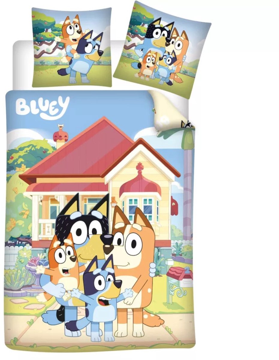 Bluey Neighborhood Kinderdekbedovertrek - Peuterbeddengoed 100 x 135 cm + Kussensloop 40 x 60 cm - 100% Katoen