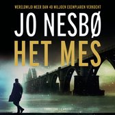 Boek "Het Mes" van Jo Nesbø, met op de cover een man in een lange jas die naar een brug loopt in de sneeuw. Wereldwijd meer dan 40 miljoen exemplaren verkocht.