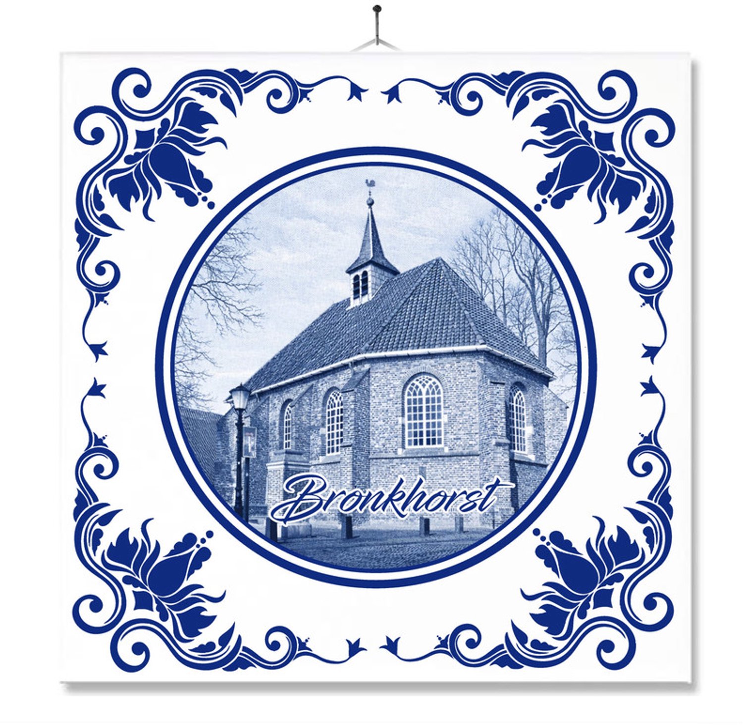 MC Living Tegel Met Opdruk | Bronkhorst | Delft Blauw | Cadeau | Inclusief Geschenkdoos | Standaard | Ophangsysteem Multi-Color