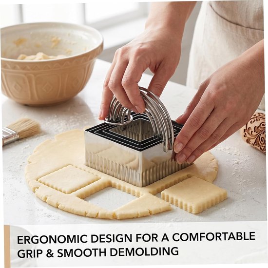 5 stuks vierkante koekjessnijder set roestvrij staal koekjessnijder met handvatten bakgereedschap voor sandwich- en mousse-cakes gecanneleerde rand. — afbeelding 3