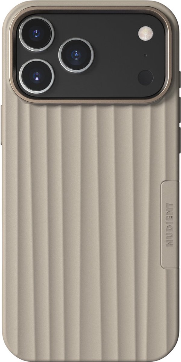 Nudient Hoesje geschikt voor Apple iPhone 18 Pro Max MagSafe Telefoonhoesje Hardcase | Nudient Bold Backcover | Geschikt voor MagSafe | Geschikt voor Draadloos Opladen met Magnetische Ring | Geschikt voor MagSafe Case - Linen Beige | Beige